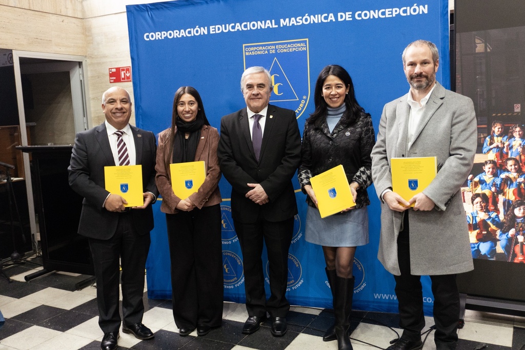 COEMCO presentó libro que rescata sus 70 años de historia
